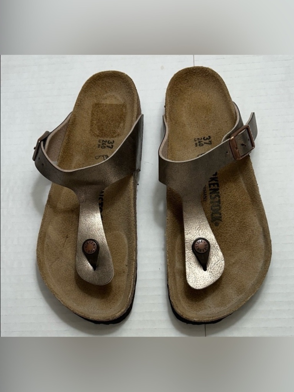 BIRKENSTOCK GIZEH SANDALS WITH COOPER METALLIC FINISH SZ 37